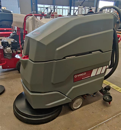 揚(yáng)子手推式洗地機(jī)在工廠(chǎng)車(chē)間的作用